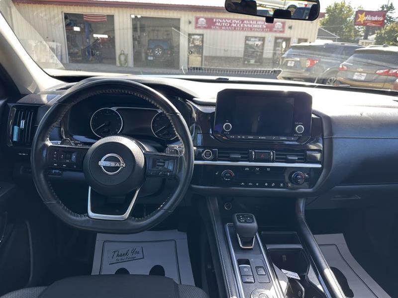 Nissan Pathfinder photo 12