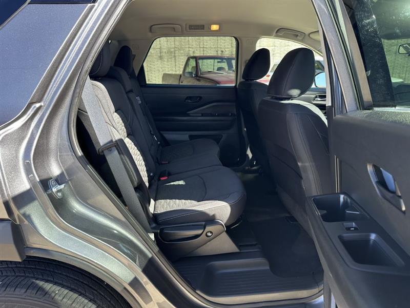 Nissan Pathfinder photo 14