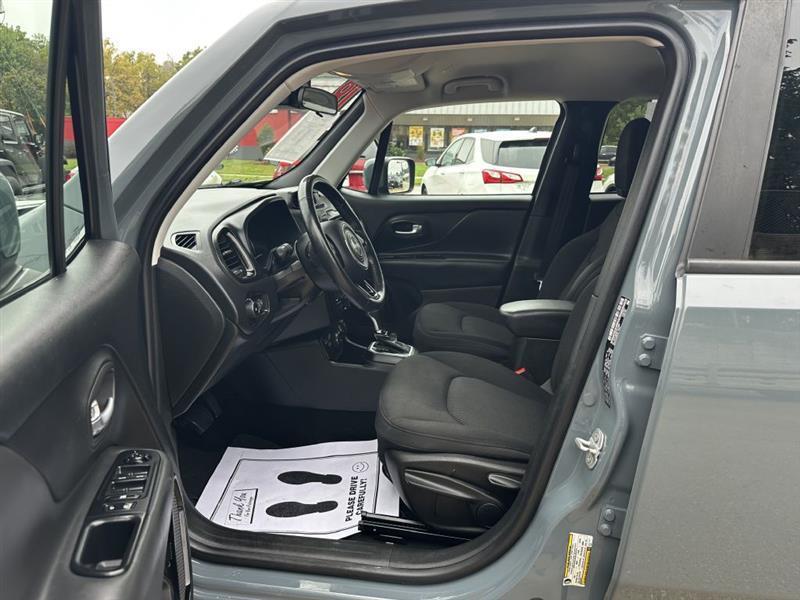 Jeep Renegade photo 9