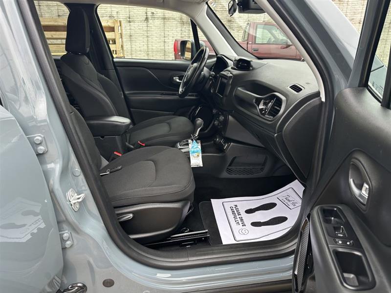 Jeep Renegade photo 13