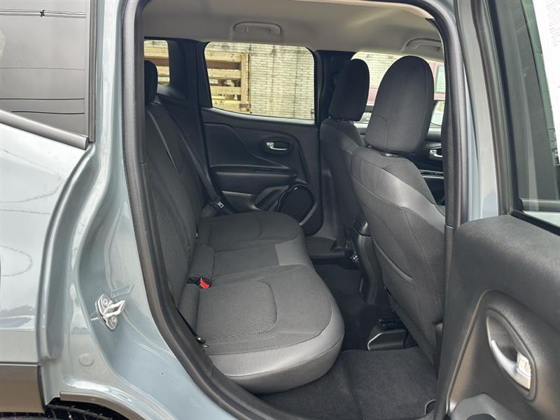 Jeep Renegade photo 14
