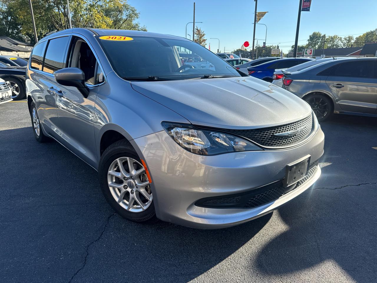 2021 Chrysler Voyager LX FWD