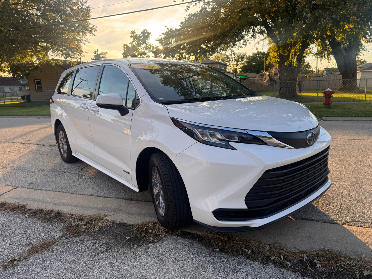 Toyota Sienna LE FWD 8-Passenger (Natl) 2021 Toyota Sienna LE FWD 8-Passenger (Natl) 2021
