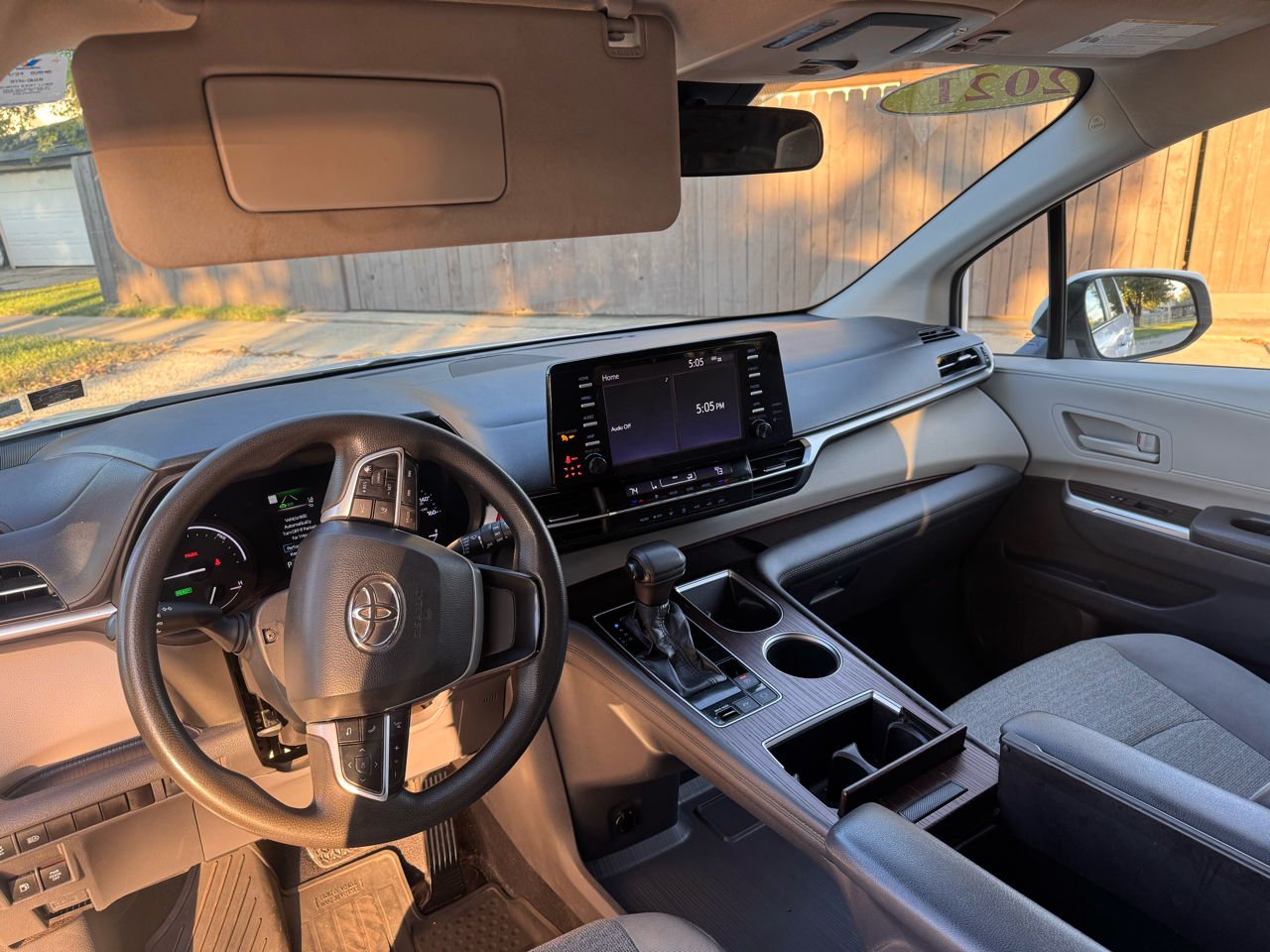 Toyota Sienna LE FWD 8-Passenger (Natl) 2021 Toyota Sienna LE FWD 8-Passenger (Natl) 2021