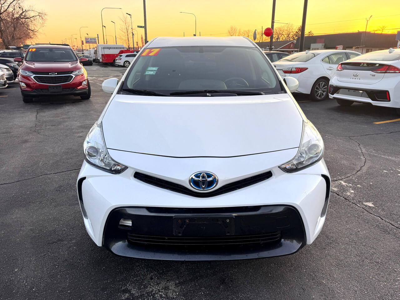 Toyota Prius V Three (Natl) 2017
