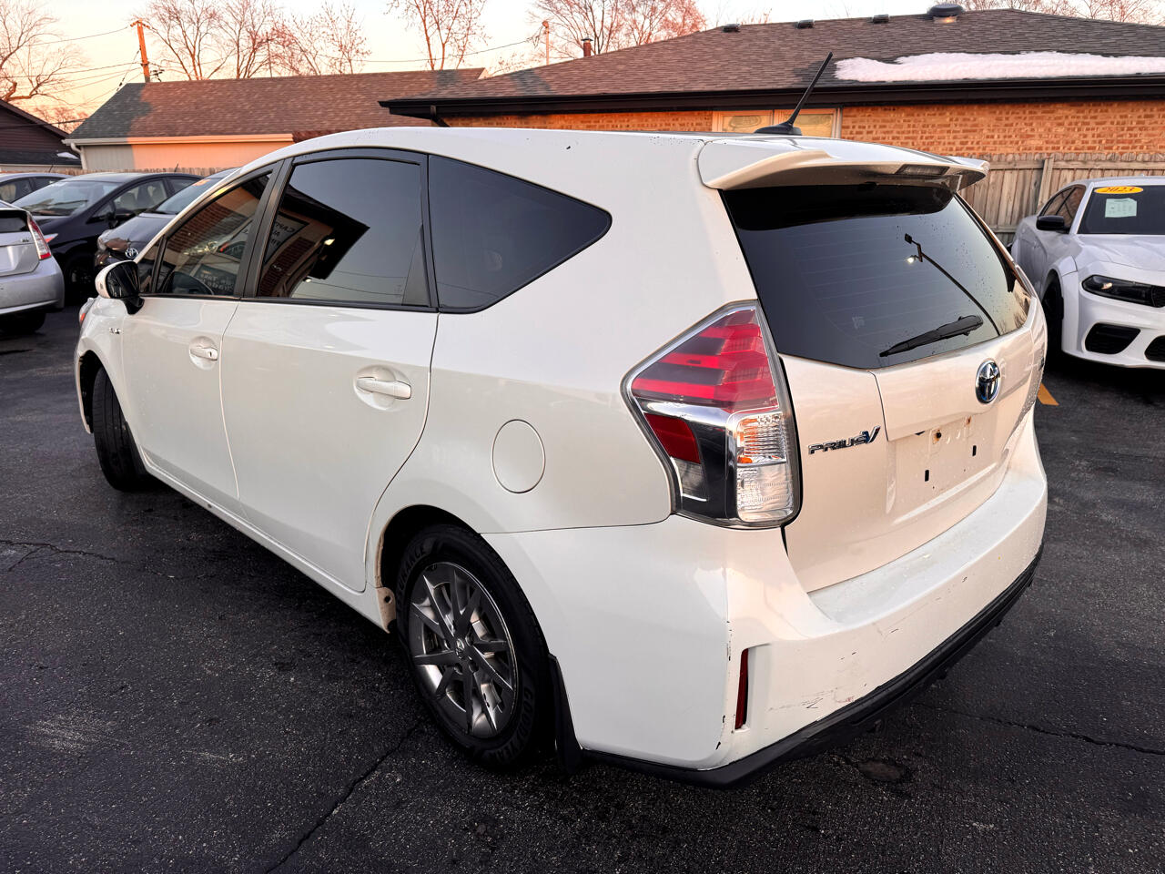 Toyota Prius V Three (Natl) 2017