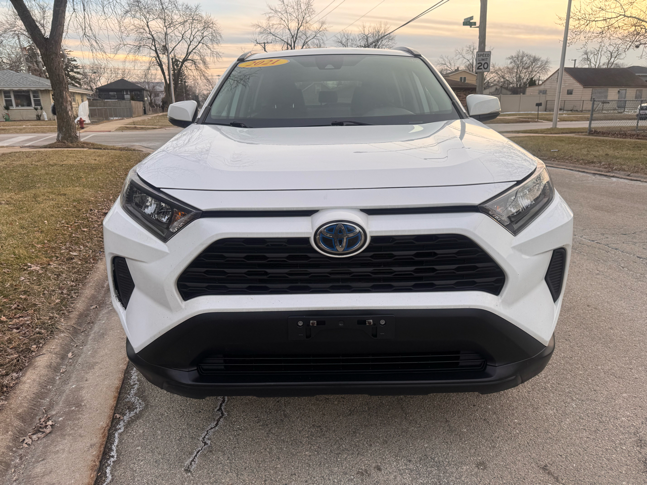 Toyota RAV4 Hybrid LE AWD (Natl) 2021