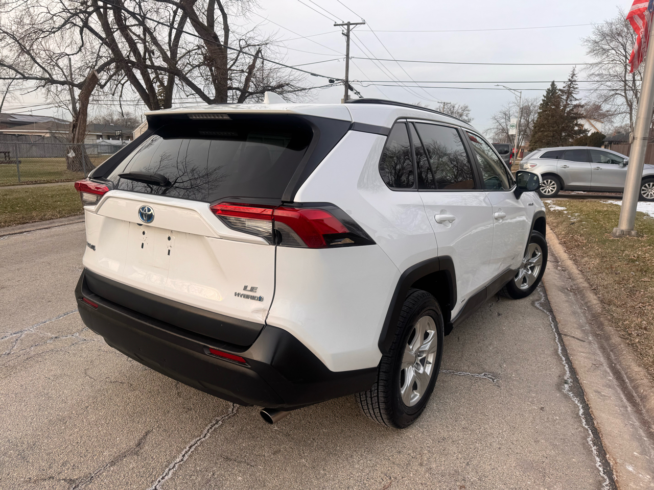 Toyota RAV4 Hybrid LE AWD (Natl) 2021