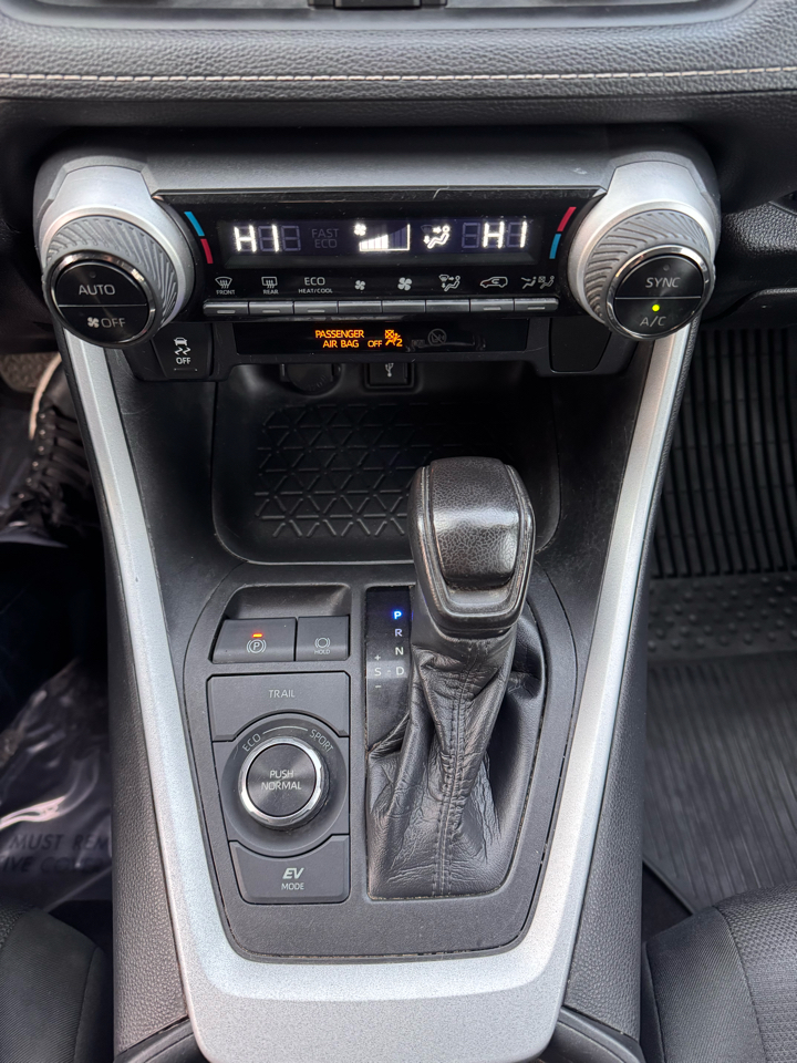 Toyota RAV4 Hybrid LE AWD (Natl) 2021