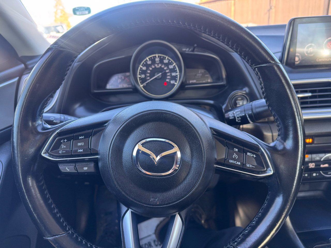 Mazda Mazda3 4-Door Touring Auto 2018