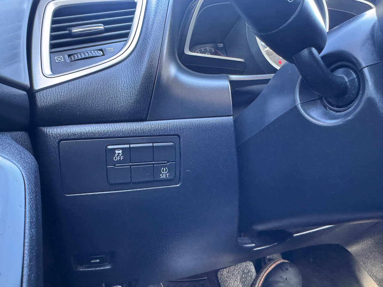 Mazda Mazda3 4-Door Touring Auto 2018