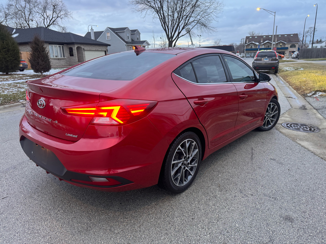 Hyundai Elantra Limited Auto 2019