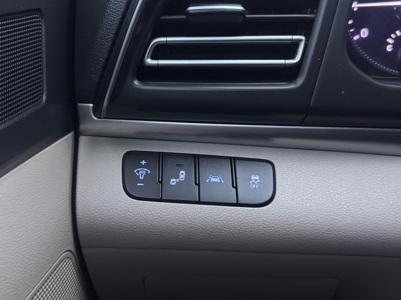 Hyundai Elantra Limited Auto 2019