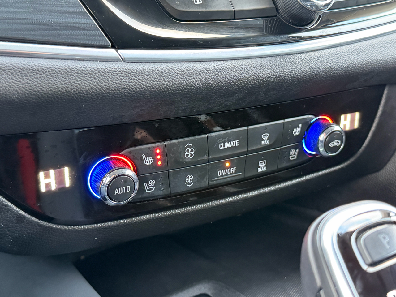 Buick Enclave FWD 4dr Premium 2021