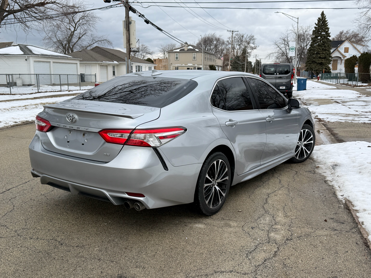 Toyota Camry SE Auto (Natl) 2020
