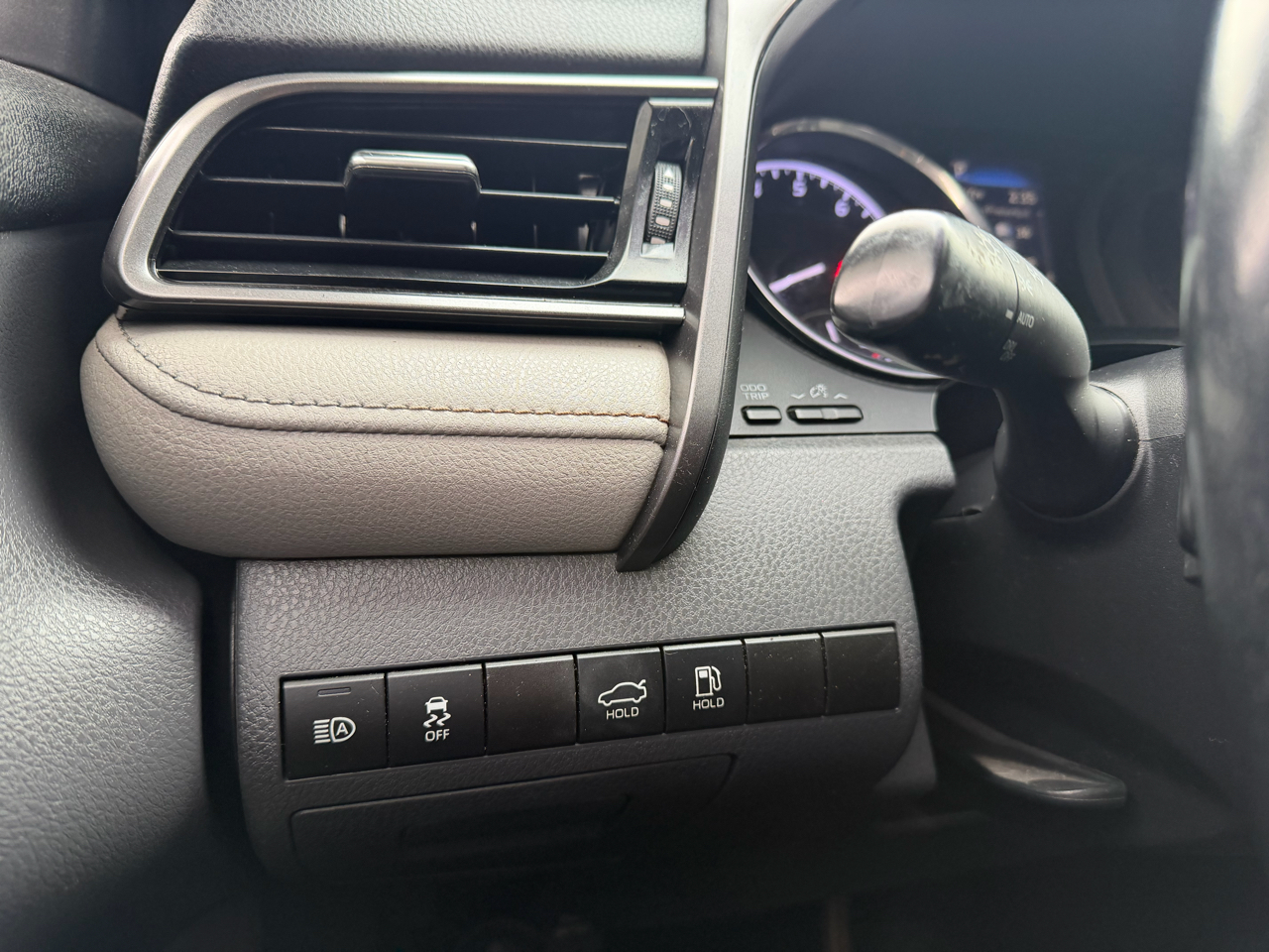 Toyota Camry SE Auto (Natl) 2020