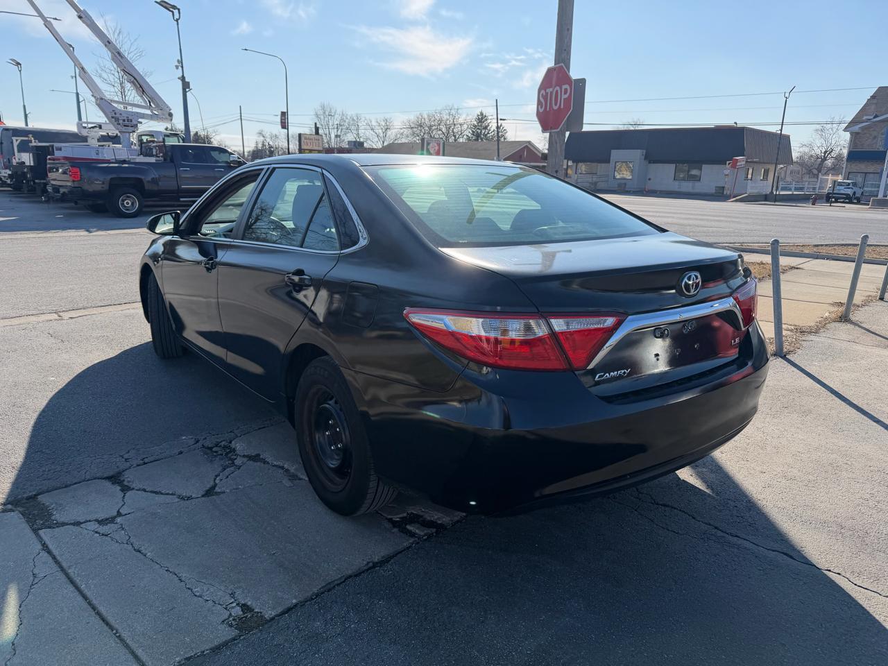 Toyota Camry 4dr Sdn I4 Auto XLE (Natl) 2015