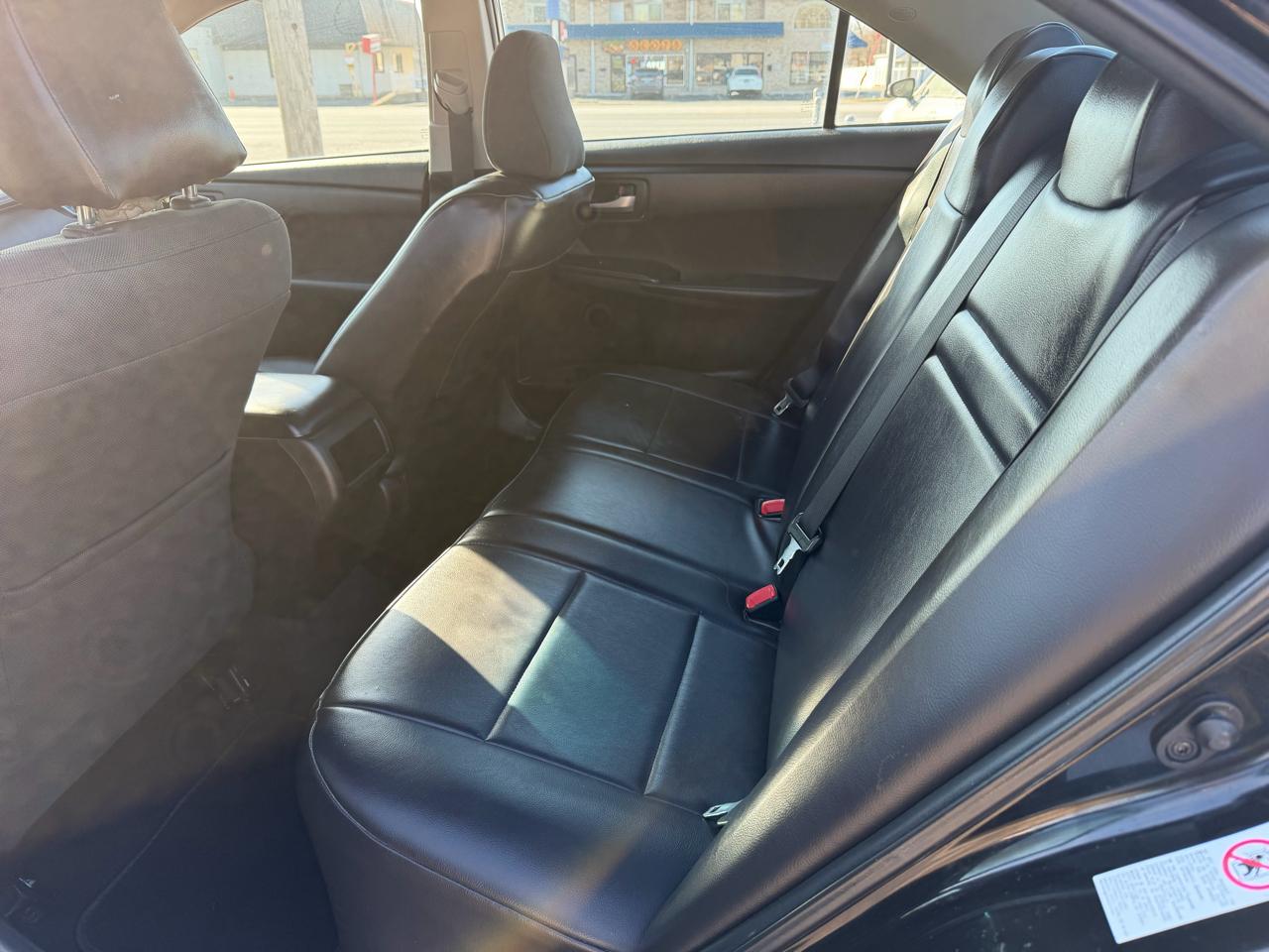 Toyota Camry 4dr Sdn I4 Auto XLE (Natl) 2015