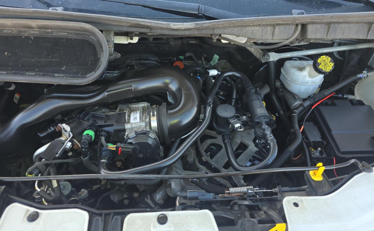 Ford Transit Cargo Van T-250 130" Med Rf 9070 GVWR RWD 2020