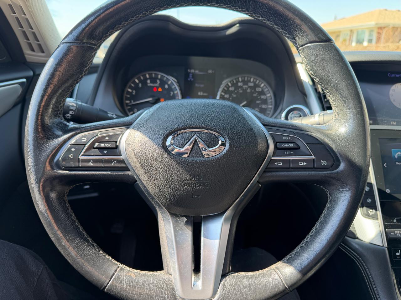 Infiniti Q50 3.0t LUXE AWD 2019