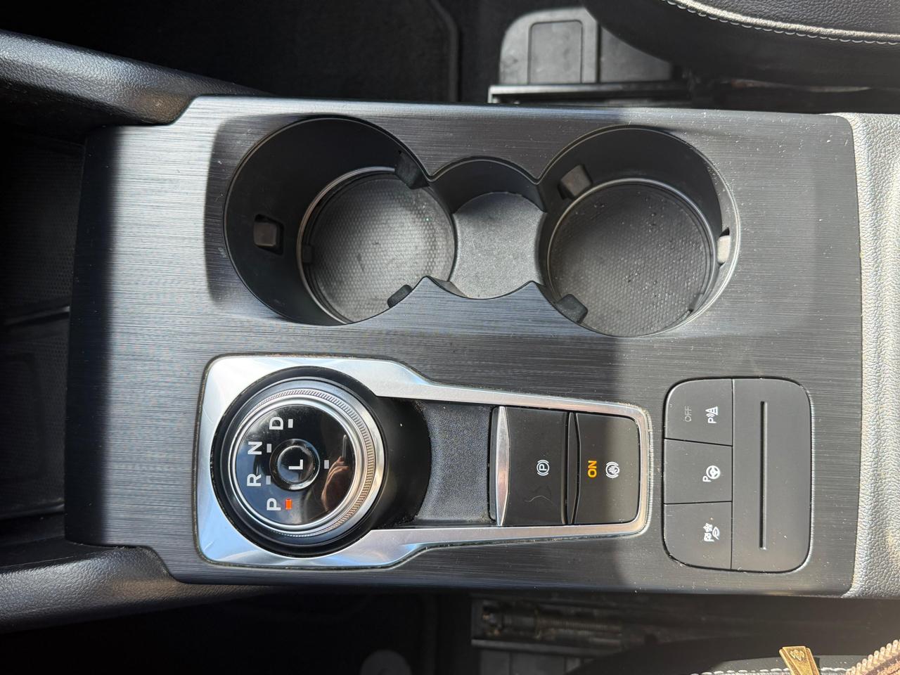 Ford Escape Titanium Hybrid AWD 2020