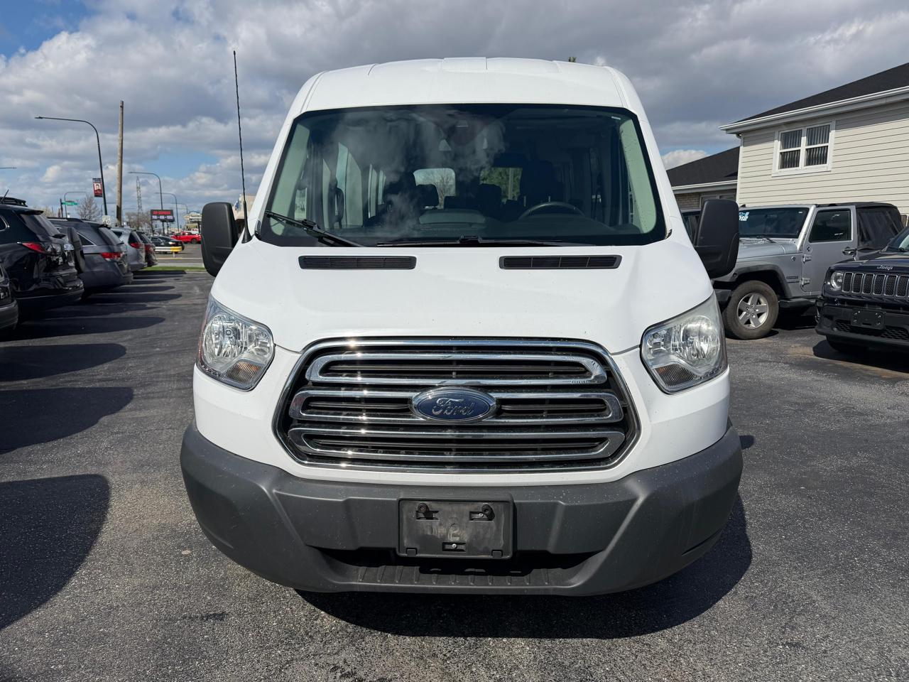 Ford Transit Passenger Wagon T-350 148" Med Roof XLT Sliding RH Dr 2018