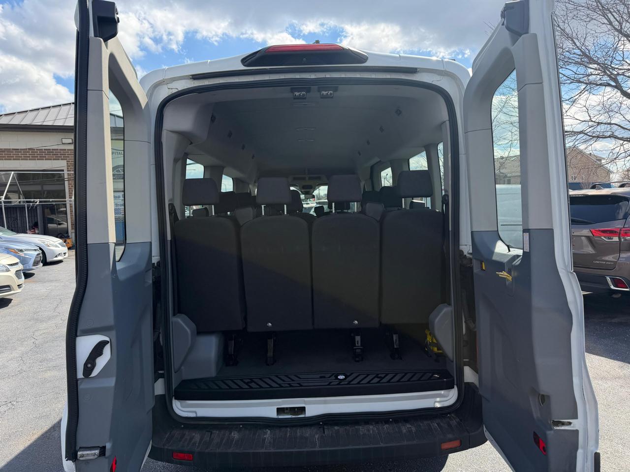 Ford Transit Passenger Wagon T-350 148" Med Roof XLT Sliding RH Dr 2018