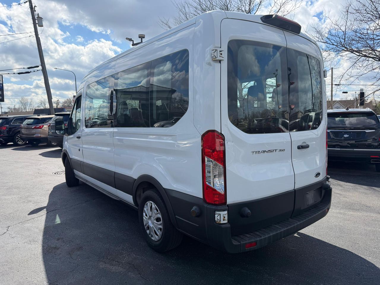 Ford Transit Passenger Wagon T-350 148" Med Roof XLT Sliding RH Dr 2018