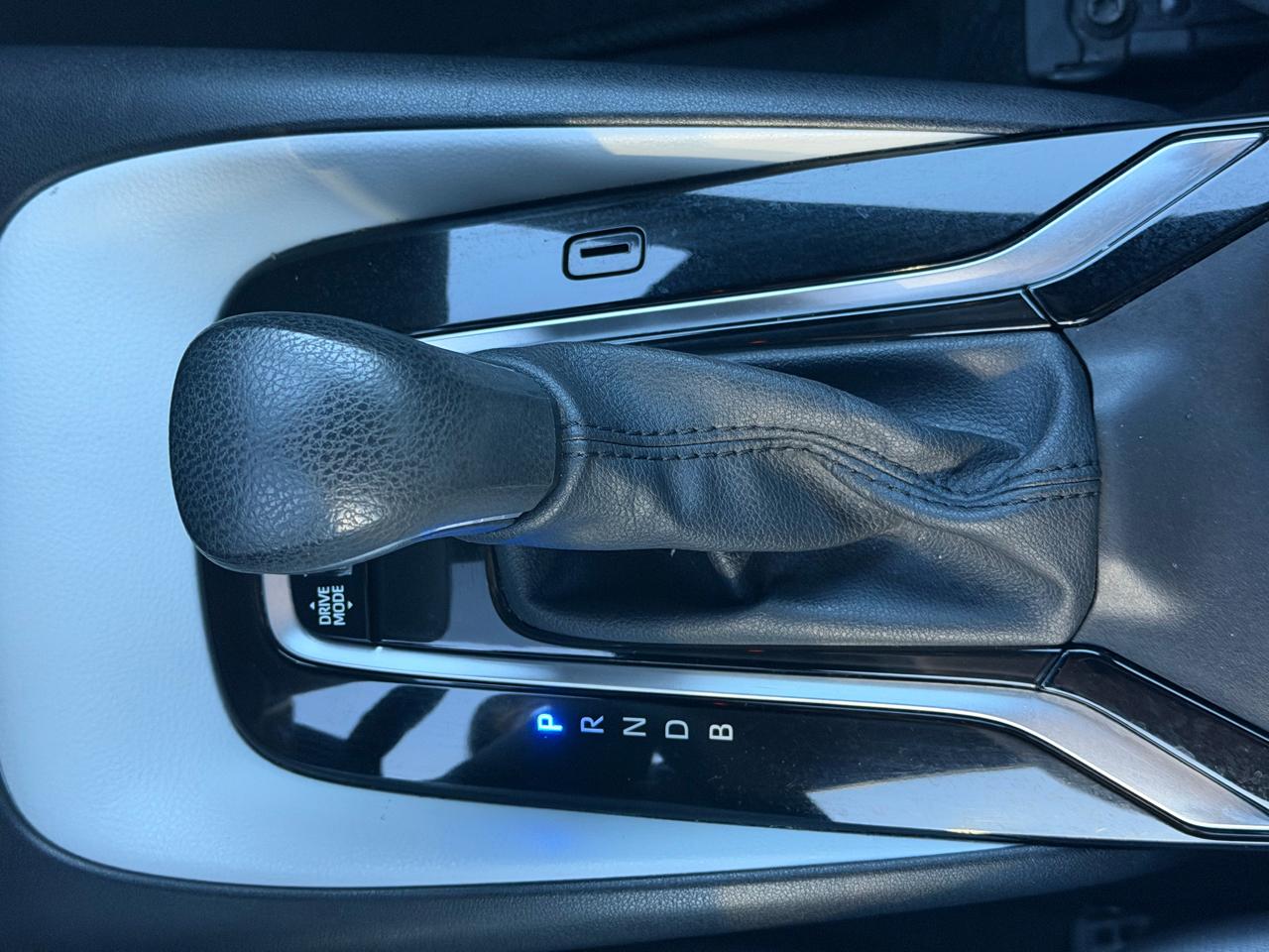 Toyota Corolla SE CVT (Natl) 2025