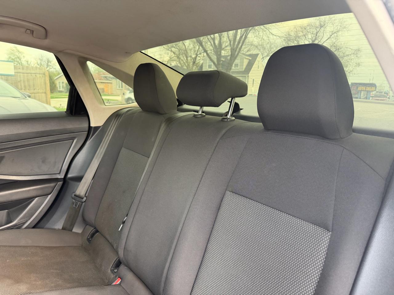 Volkswagen Jetta R-Line Auto w/SULEV 2019