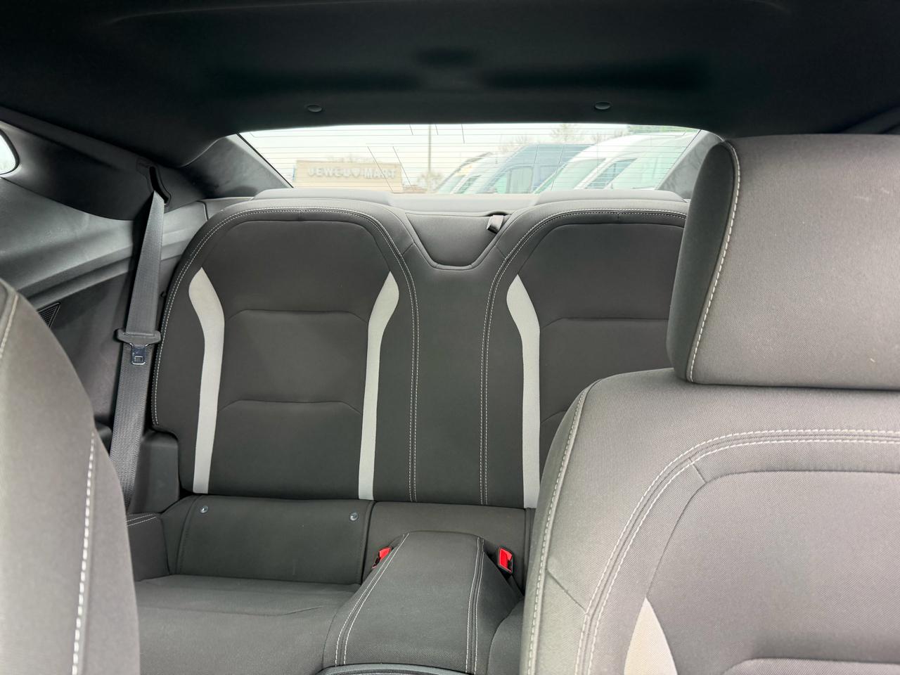 Chevrolet Camaro 2dr Cpe 1LT 2018