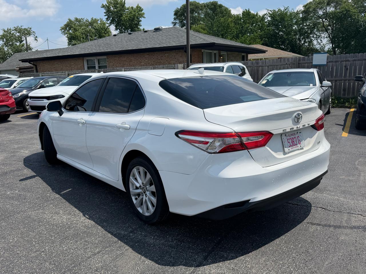 Toyota Camry LE Auto (Natl) 2020
