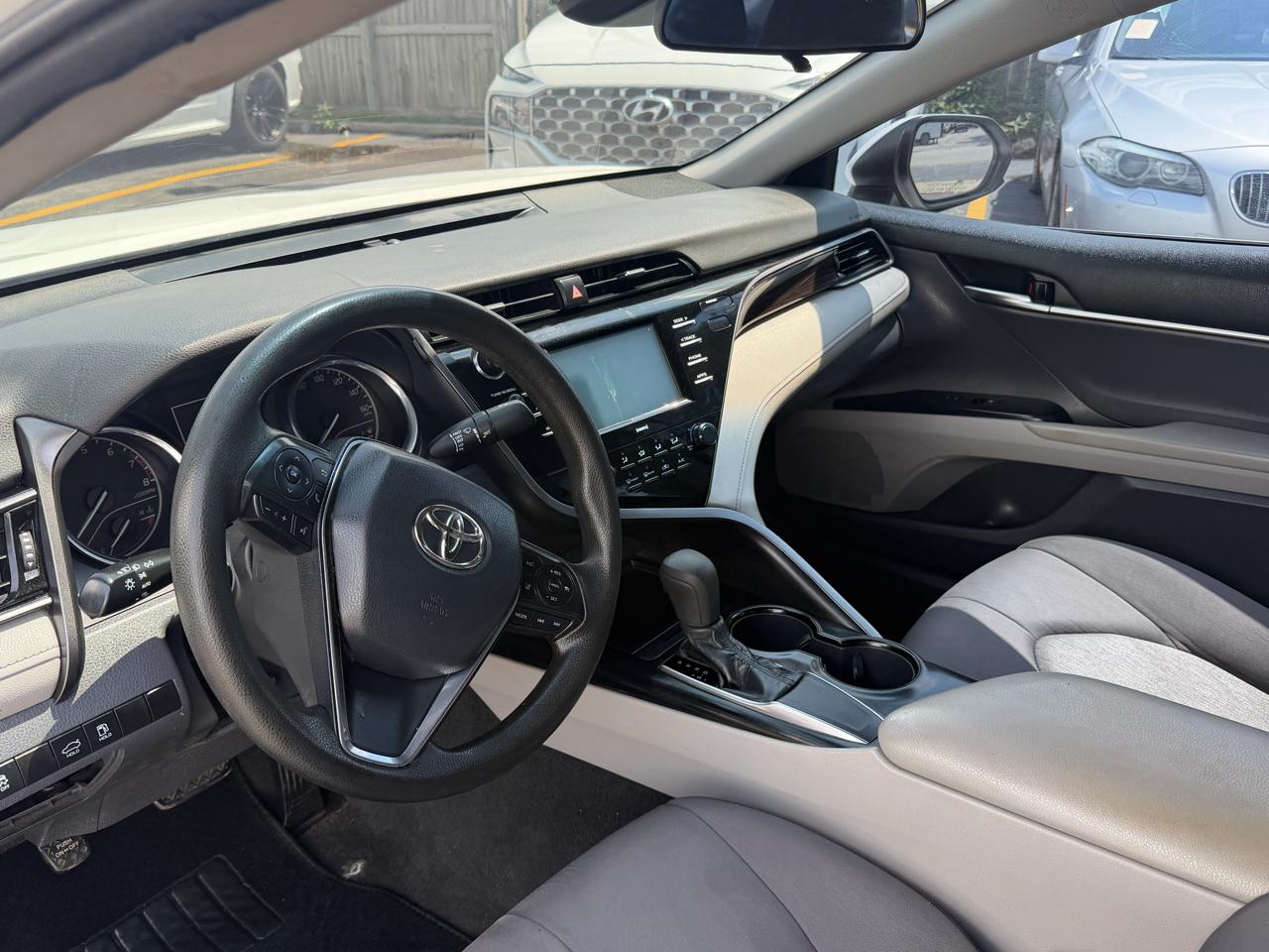 Toyota Camry LE Auto (Natl) 2020