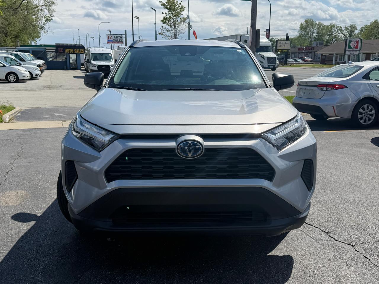 Toyota RAV4 Hybrid LE AWD (Natl) 2023