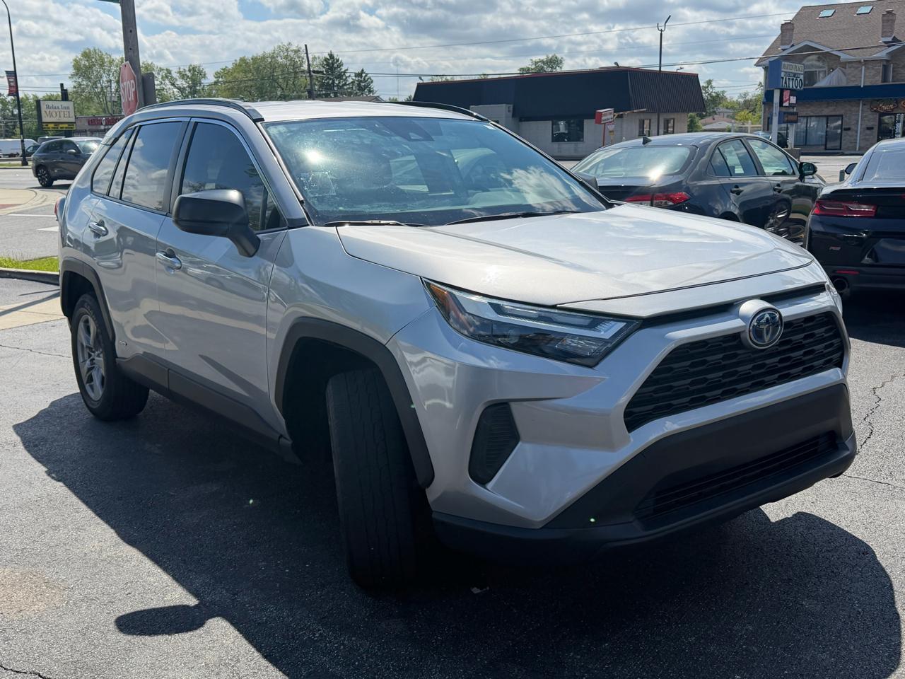 Toyota RAV4 Hybrid LE AWD (Natl) 2023