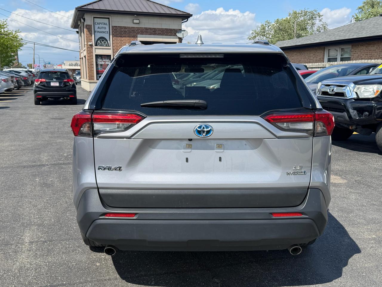 Toyota RAV4 Hybrid LE AWD (Natl) 2023