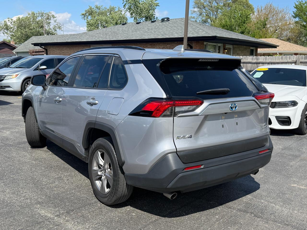 Toyota RAV4 Hybrid LE AWD (Natl) 2023