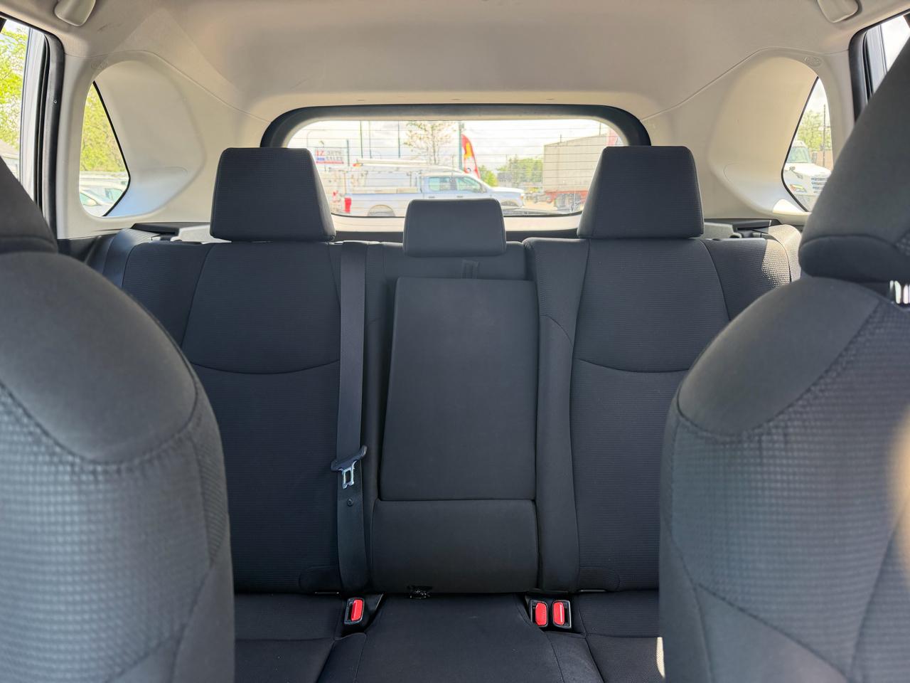 Toyota RAV4 Hybrid LE AWD (Natl) 2023