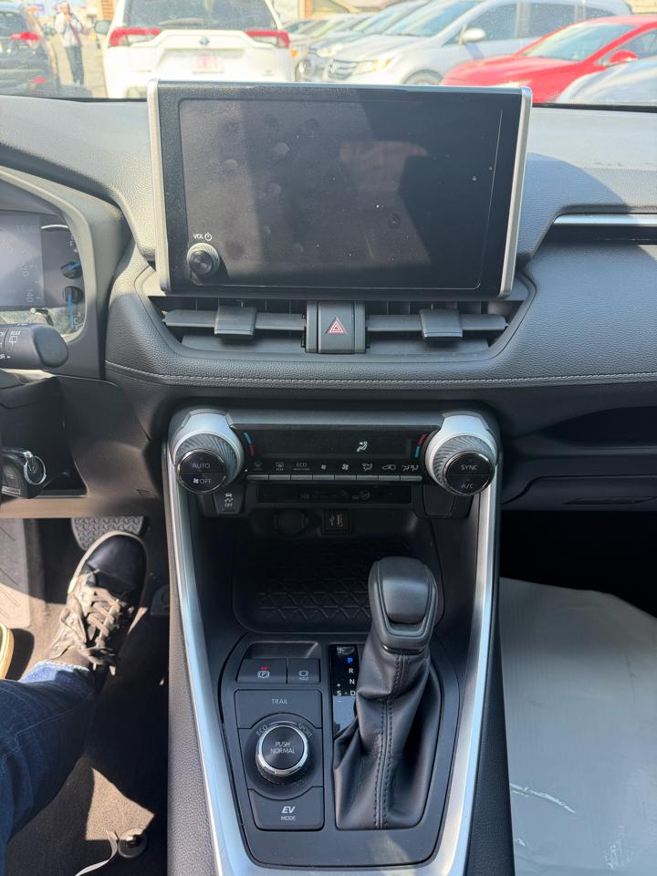 Toyota RAV4 Hybrid LE AWD (Natl) 2023