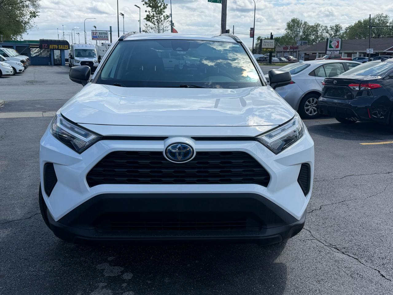 Toyota RAV4 Hybrid LE AWD (Natl) 2023