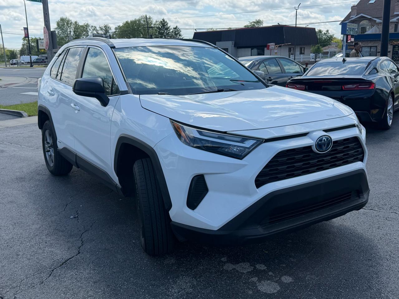 Toyota RAV4 Hybrid LE AWD (Natl) 2023