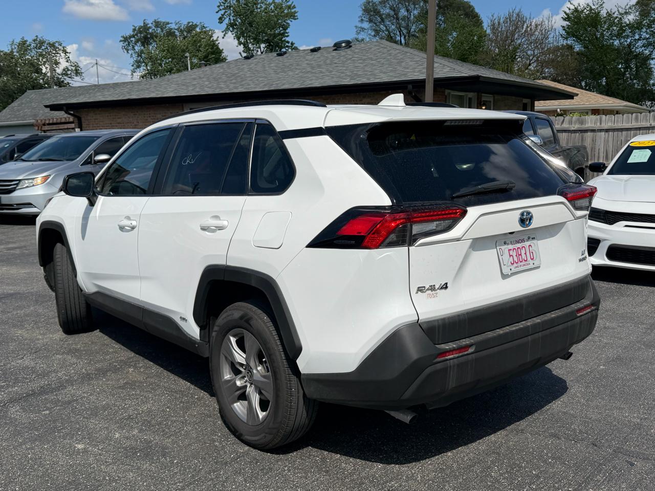 Toyota RAV4 Hybrid LE AWD (Natl) 2023