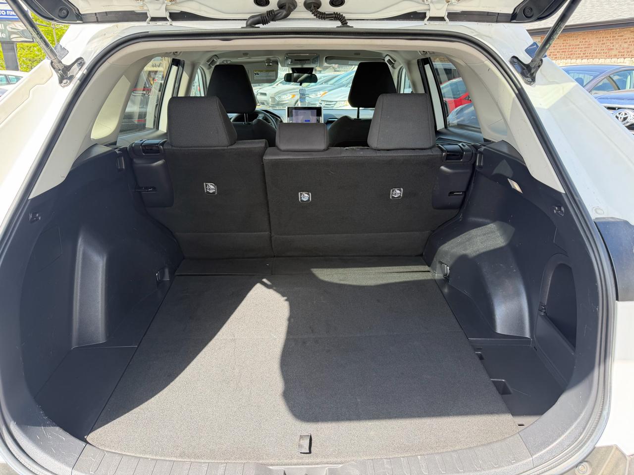 Toyota RAV4 Hybrid LE AWD (Natl) 2023