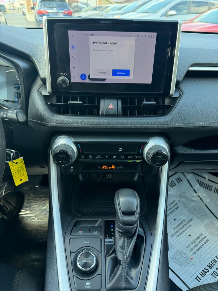 Toyota RAV4 Hybrid LE AWD (Natl) 2023