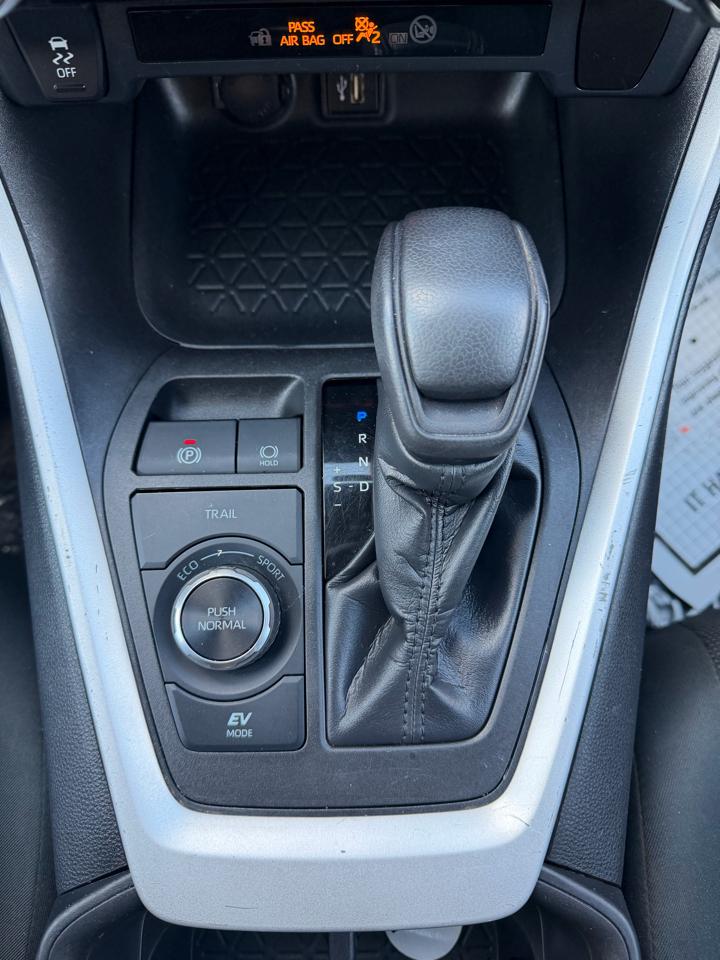 Toyota RAV4 Hybrid LE AWD (Natl) 2023