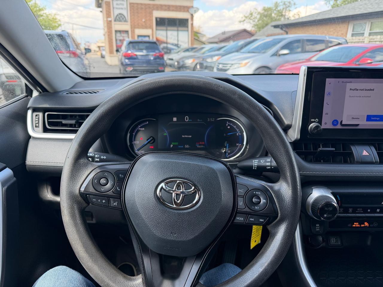 Toyota RAV4 Hybrid LE AWD (Natl) 2023