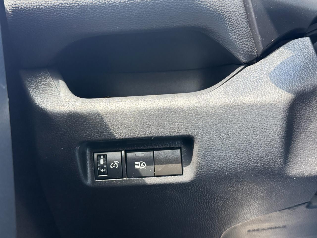 Toyota RAV4 Hybrid LE AWD (Natl) 2023