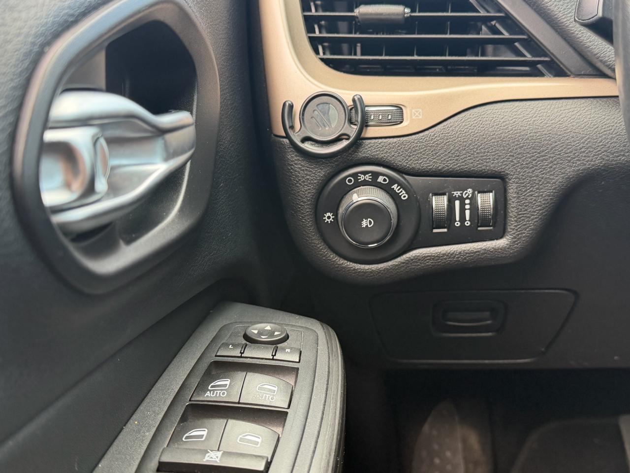 Jeep Cherokee 4WD 4dr Limited 2016