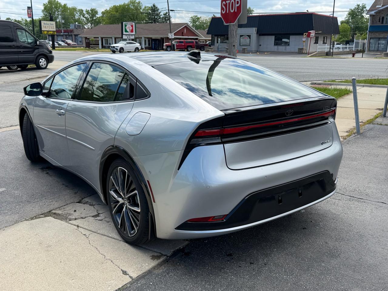 Toyota Prius Limited AWD (Natl) 2024