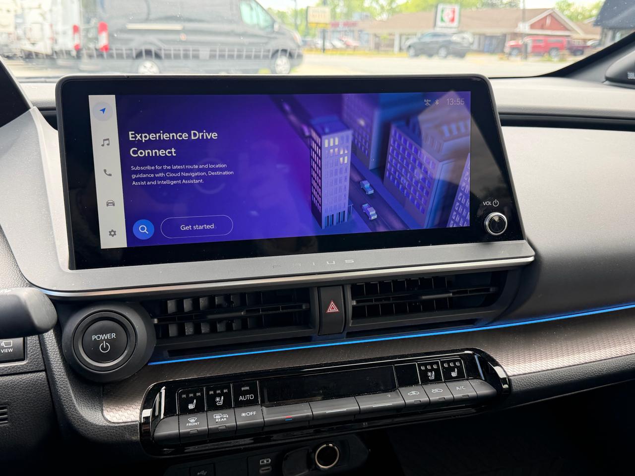 Toyota Prius Limited AWD (Natl) 2024